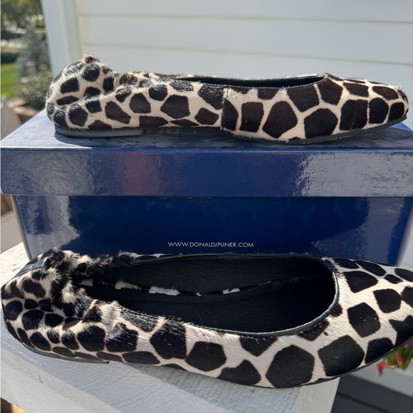 Donald J. Pliner Shoes - EUC Donald J. Pliner Women's Animal Print Flats 8.0